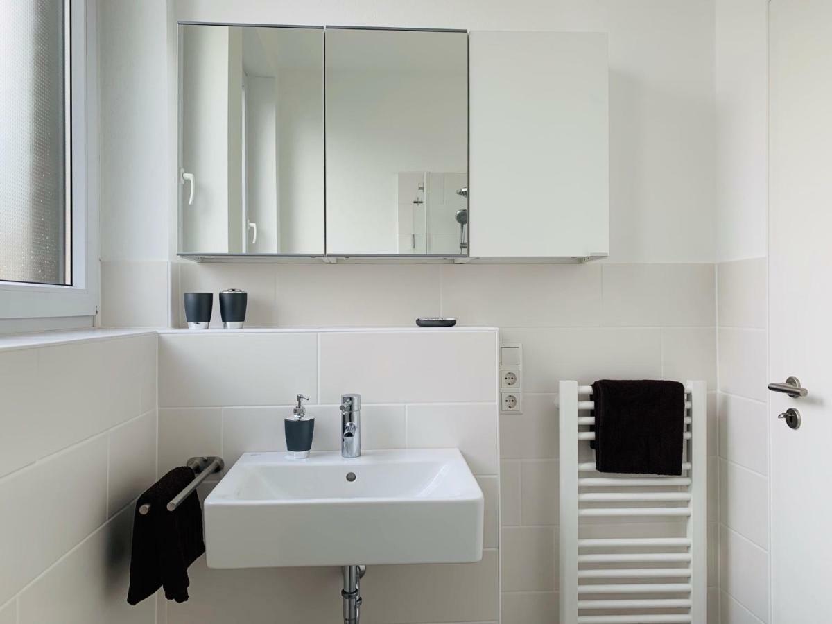 Moderner Bungalow, 20 Minuten Bis Hannover City, 24H Check-In Garbsen Buitenkant foto