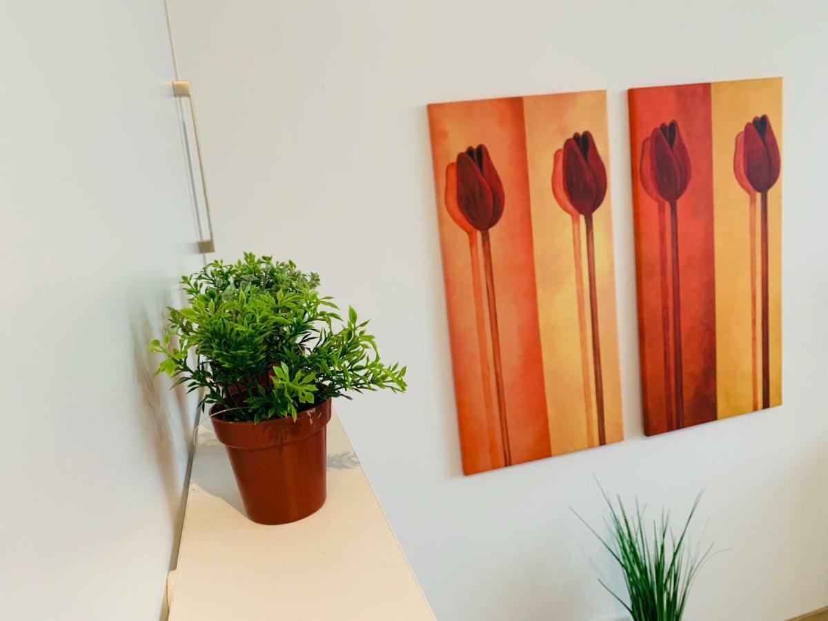 Moderner Bungalow, 20 Minuten Bis Hannover City, 24H Check-In Garbsen Buitenkant foto
