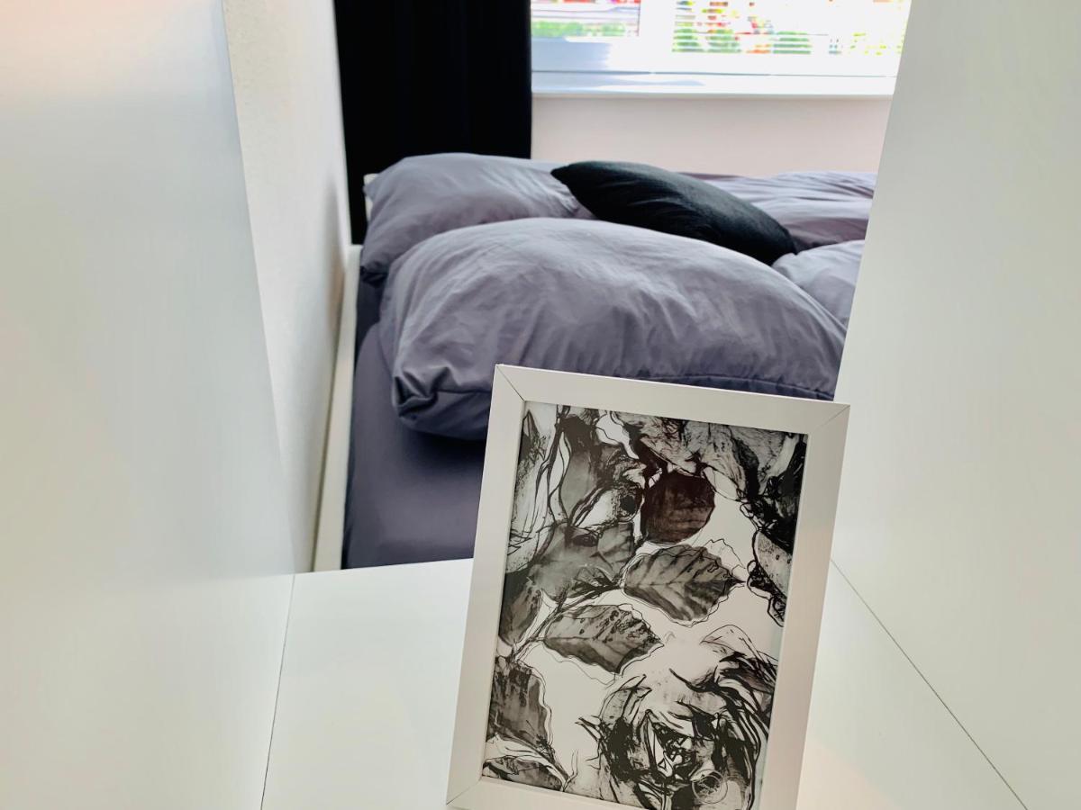 Moderner Bungalow, 20 Minuten Bis Hannover City, 24H Check-In Garbsen Buitenkant foto