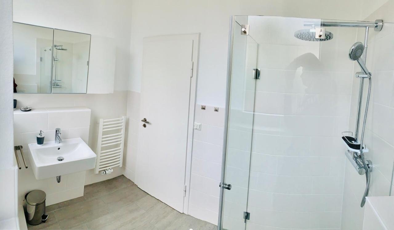 Moderner Bungalow, 20 Minuten Bis Hannover City, 24H Check-In Garbsen Buitenkant foto